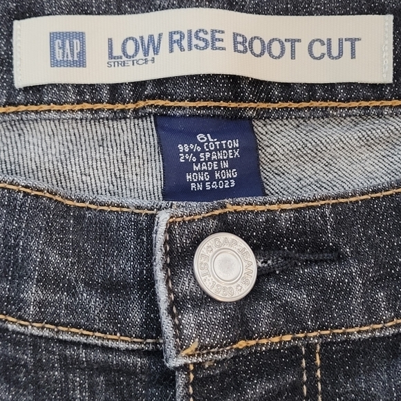 Gap Womens Low Rise Boot Cut Stretch Jeans w/Altered Hem - Size 6L / 33" Inseam - Picture 3 of 9